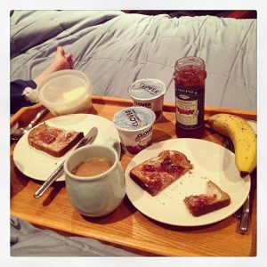 The proper way to do breakfast in bed: without your laptop (source)